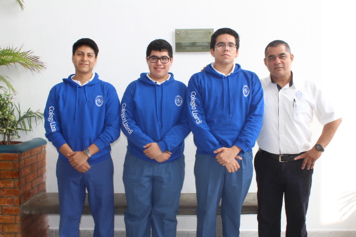 EQUIPO DE FÍSICA COLEGIO LIZARDI