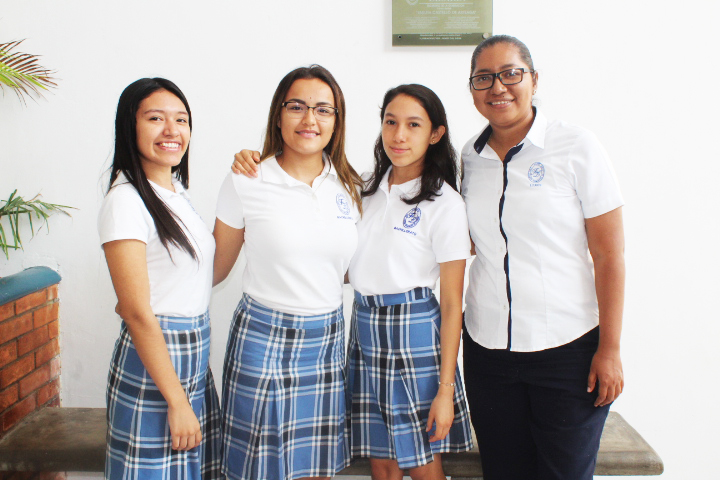 EQUIPO DE QUÍMICA COLEGIO LIZARDI